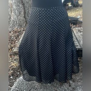 LIZ & CO BLACK SKIRT WITH WHITE DOTS WOMENS 6 WITH BLACK LINER